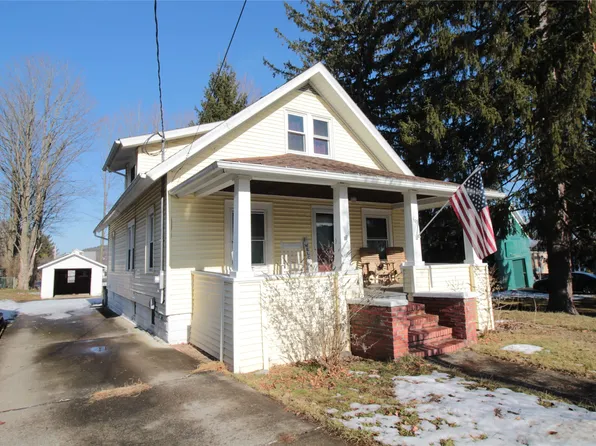 105 Edward St W, Endicott, NY 13760