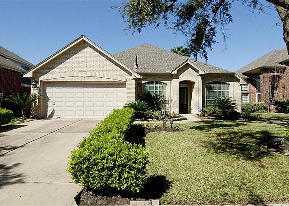 1st image of 9910 Willow Crossing Dr
