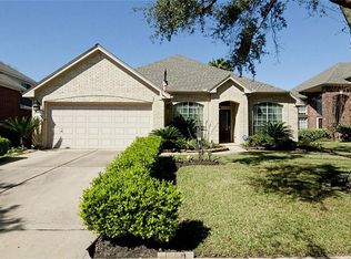 9910 Willow Crossing Dr, Houston, TX 77064