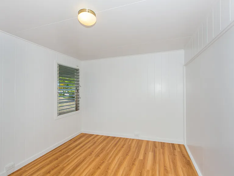 2033A Oswald St — Photo 8