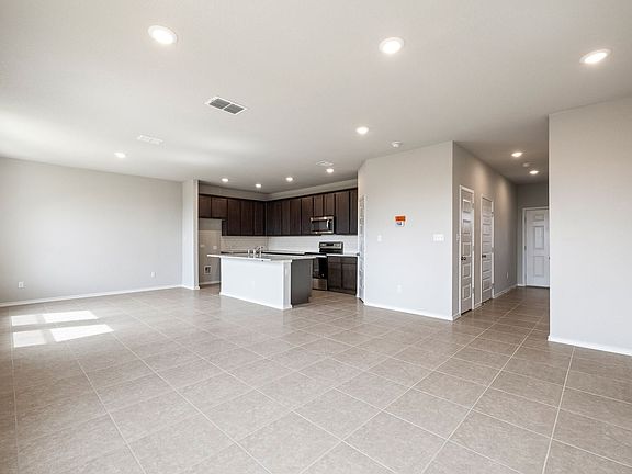 2nd image of 7735 Chatham Pl
