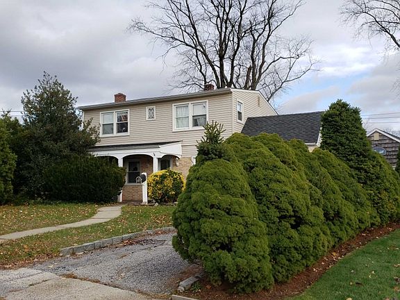 2nd image of 23 Castle Ln