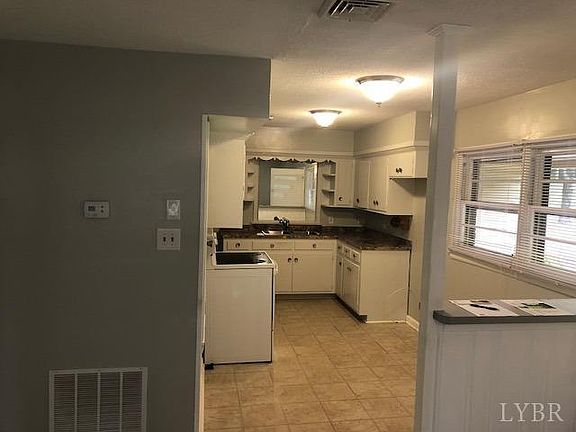 5th image of 3105 Mayflower Dr