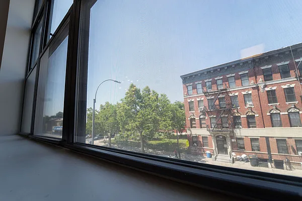 Rented by Manhattan Management LLC | media 8