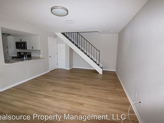 3rd image of 4272 Pinebark Ave