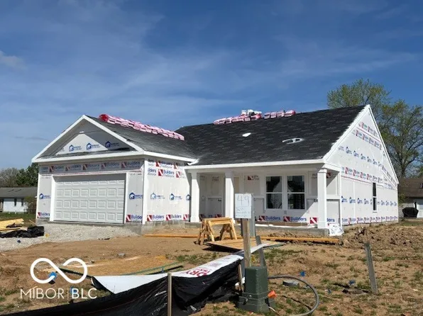 3658 Berkdale Dr, Columbus, IN 47203