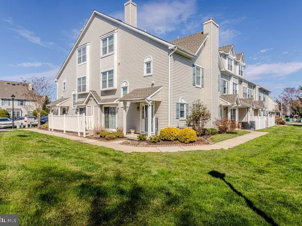 105 Wharton Rd, Mount Laurel, NJ 08054