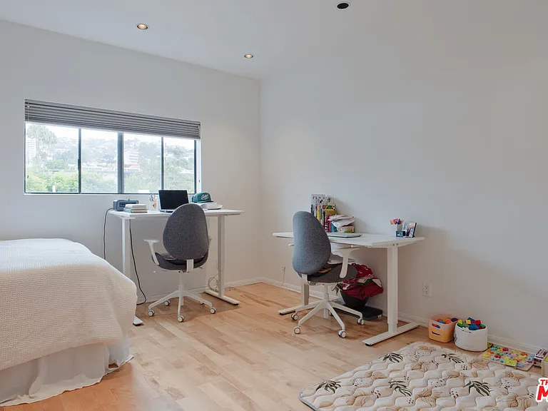 832 Palm Ave #206 — Photo 11