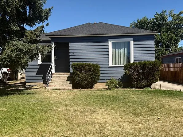 607 S Tieton Ave, Wapato, WA 98951