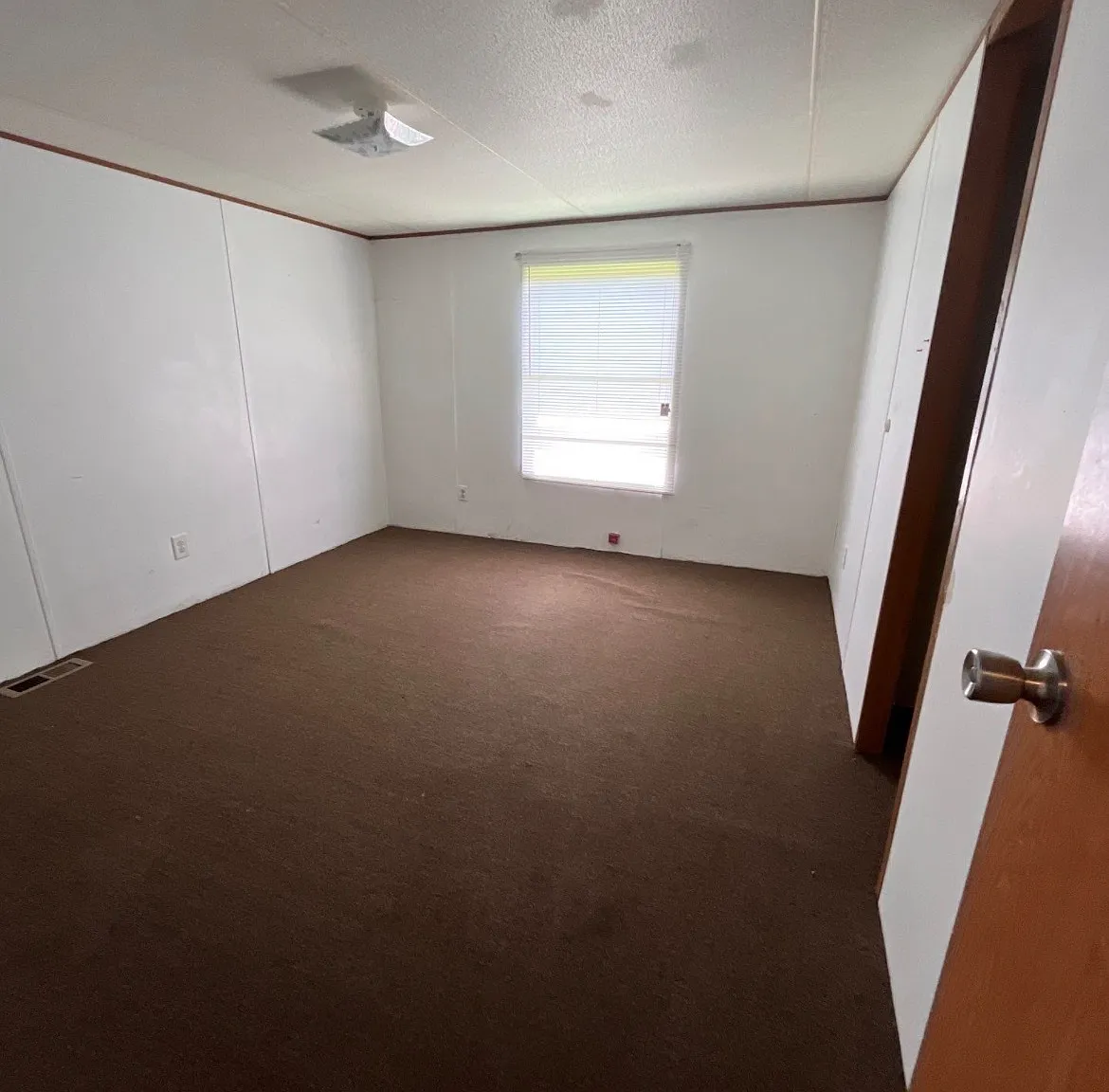 907 Strawberry Street - 1 — Photo 2