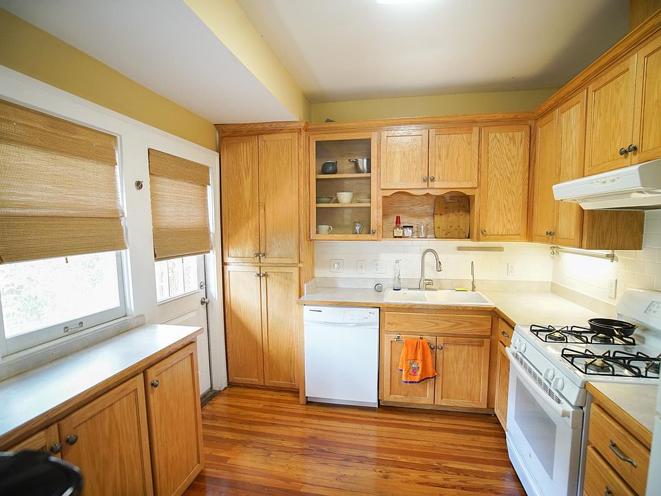 1st image of 2853 Selma St