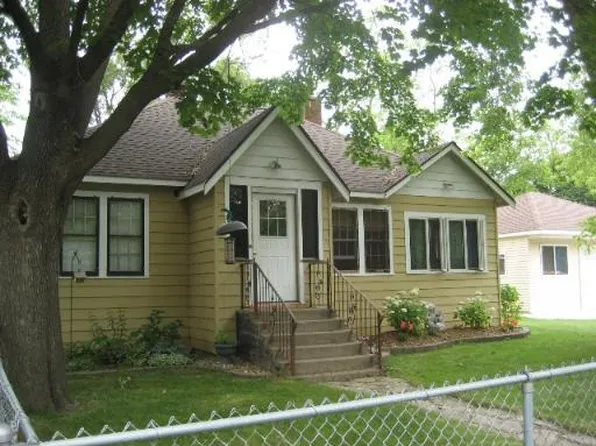 5006 W Orchard Dr, McHenry, IL 60050