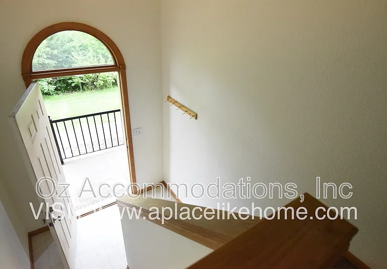 8626 N Cleveland Ln — Photo 3