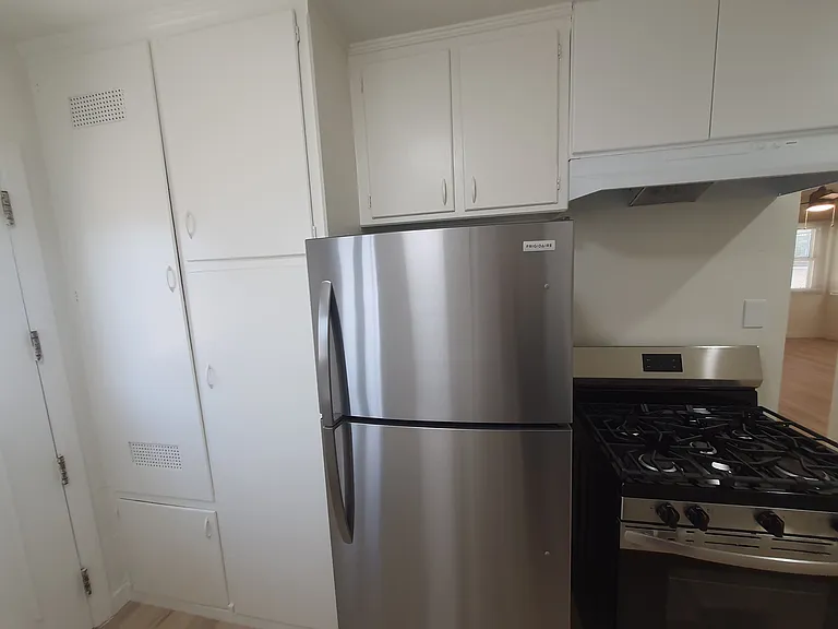 713 S Flower St #1 — Photo 6