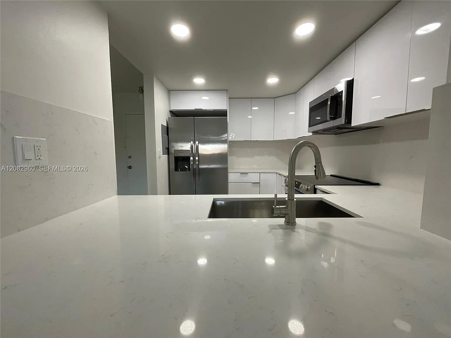 Pine Grove Condo — Photo 1