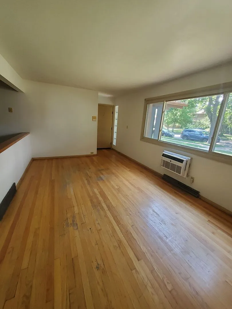 4454 S 14th St. (12 Unit) — Photo 2
