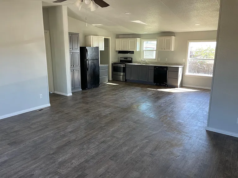 113 Sparrow Dr — Photo 3