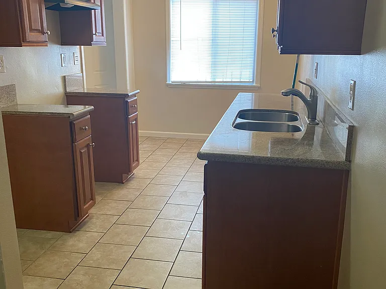 11251 S Mariposa Ave #11251 — Photo 13