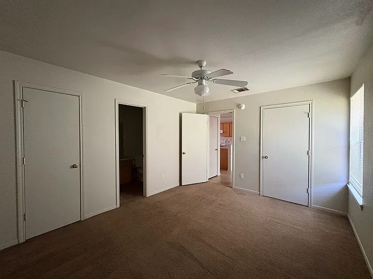 330 S 40th St #B — Photo 12