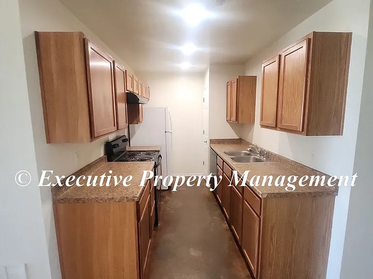 2921 Starlight Dr — Photo 6