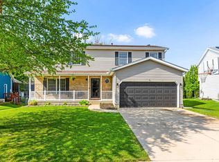 32 Bandecon Way, Bloomington, IL