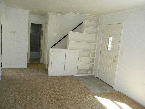 3rd image of 1944 W Cedarwood Cir