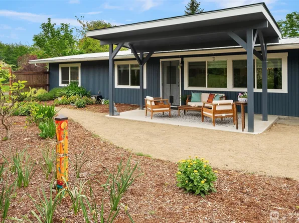 9917 SW 206th Court, Vashon, WA 98070