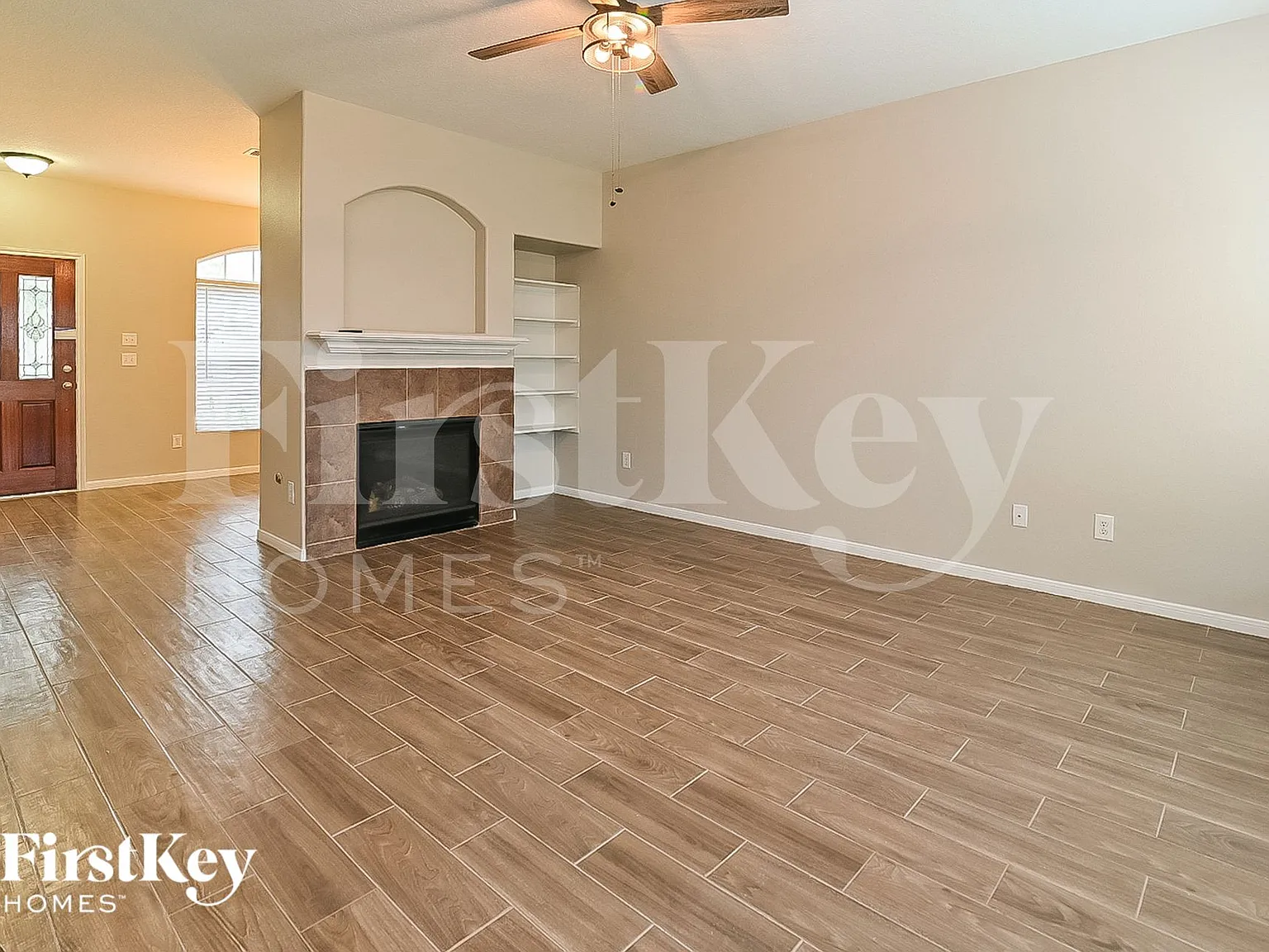 3 bed, 2.5 bath, 2045 sqft, $2,240 — Photo 3