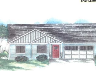 355 NW 6th St, Willamina, OR 97396