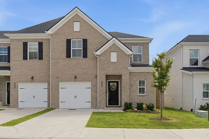 204 Douglas Bend Rd #1806