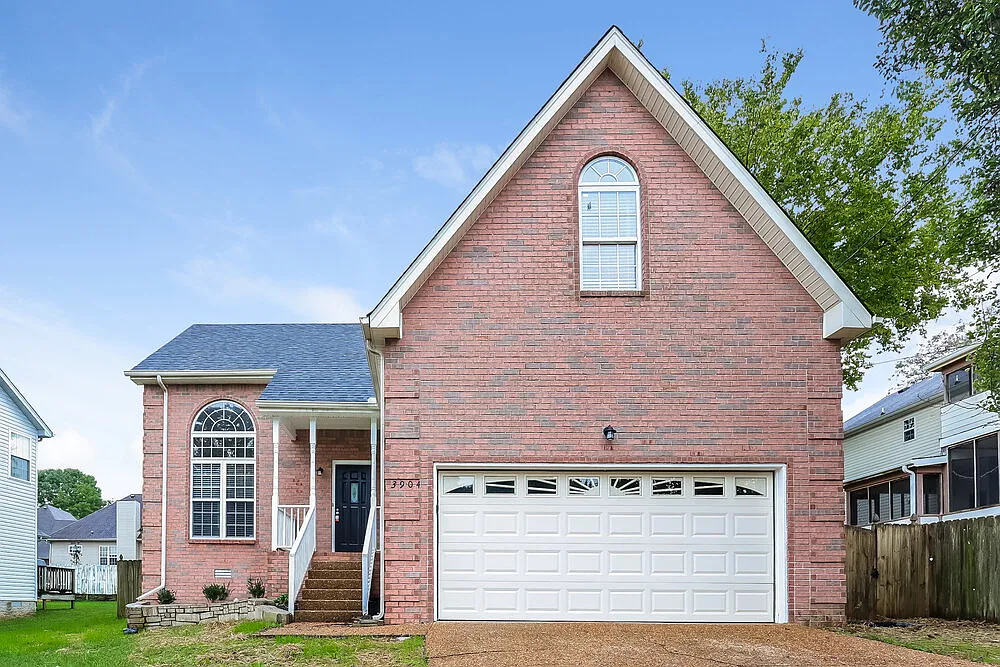 4 bed, 2.5 bath, 1986 sqft, $2,350 — Photo 1
