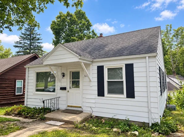 3223 Eastbrook Dr, Fort Wayne, IN 46805