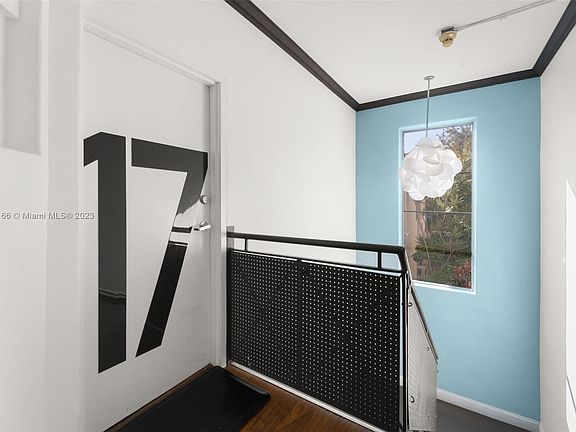 3rd image of 526 15th St APT 17