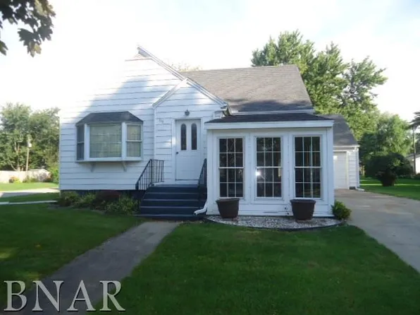 116 W 4th St, Gridley, IL 61744