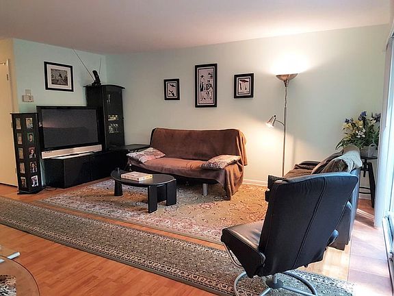 5th image of 155 Greenbrook Dr #155