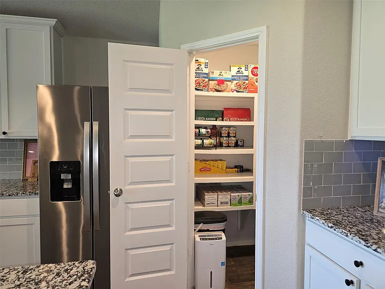 519 Kickapoo Dr — Photo 8
