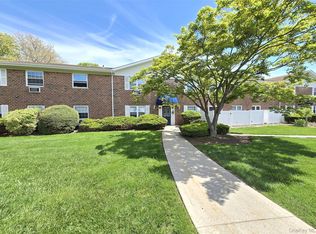 460 Old Town Road #3K, Port Jefferson Station, NY 11776