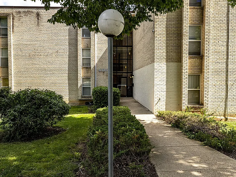 Professionally Landscaped Community