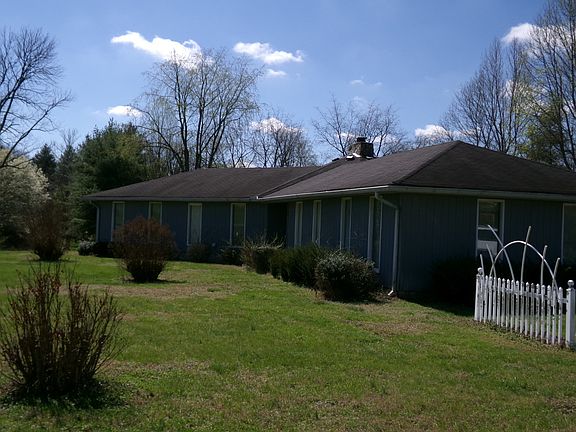 3rd image of 180 Graystone Dr