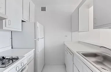 Rented by Manhattan Realty Group