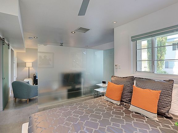 4th image of 155 W Hermosa Pl Unit 2