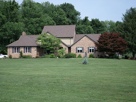 3rd image of 3555 E Diamond Dr