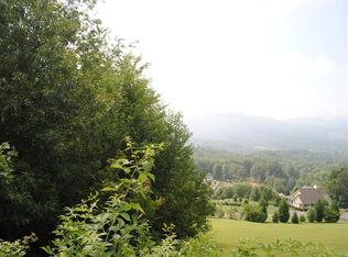 8 Highland Ter, Clyde, NC 28721