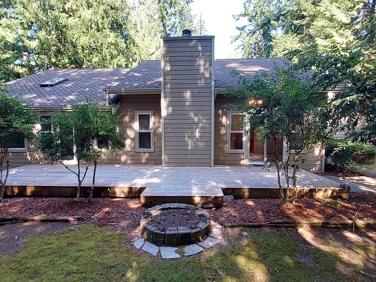 Baycliff Dr — Photo 17