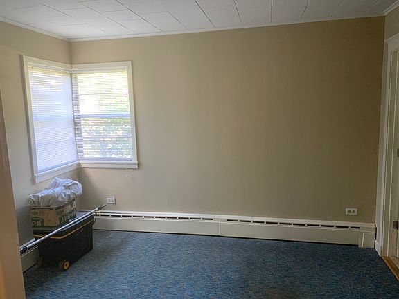 4th image of 5840 Blackstone Ave