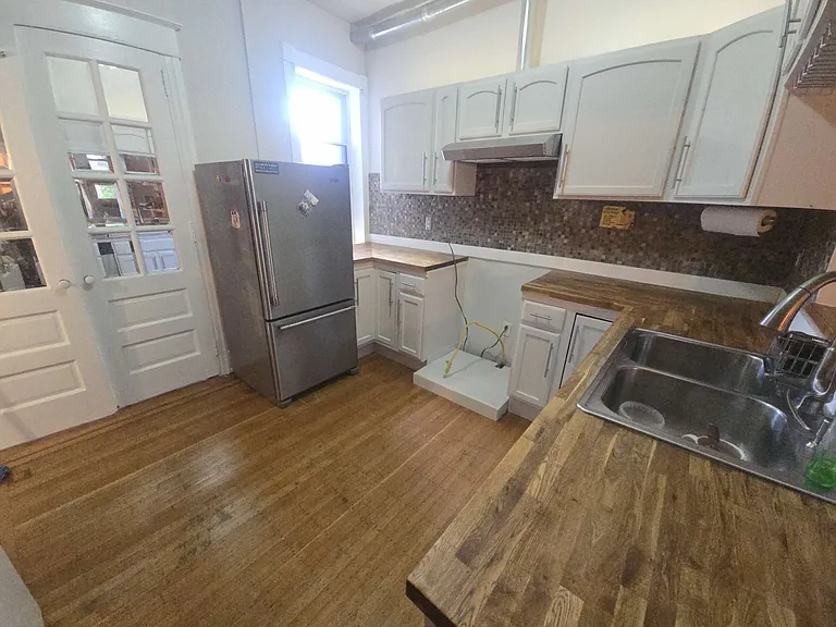 233 S 44th St #1 — Photo 7