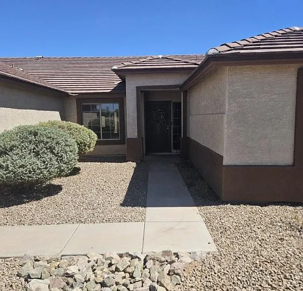 7604 E Downing St — Photo 2