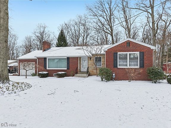 2nd image of 472 Sunset Dr