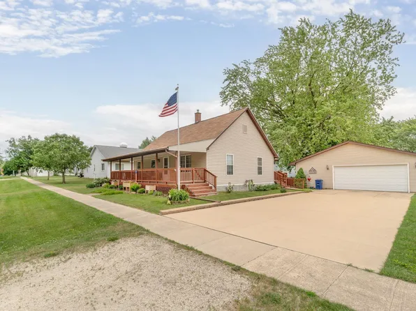 204 Forest St, Fairbank, IA 50629