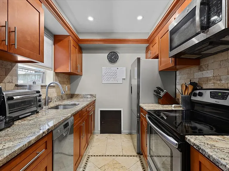 130 N Kensico Ave #11C — Photo 8